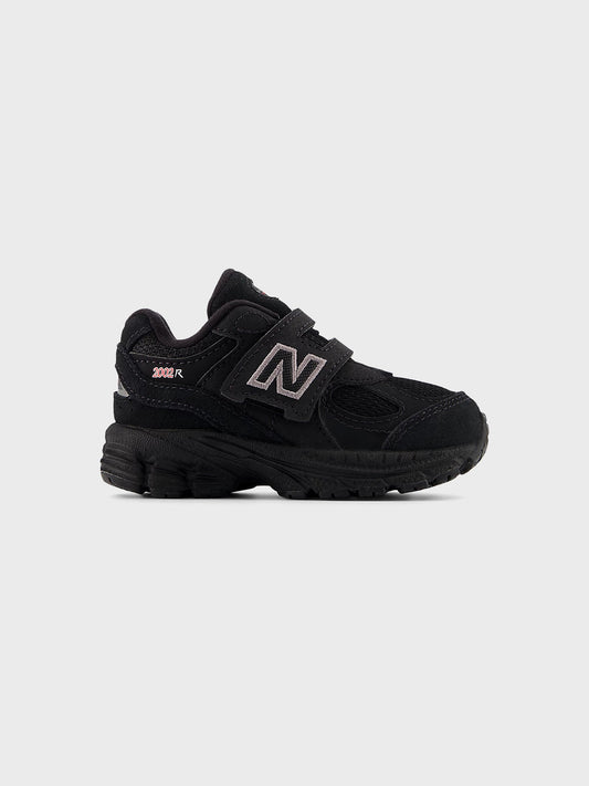 New Balance 2002R (TD) kinderschoenen zwart – zijkant