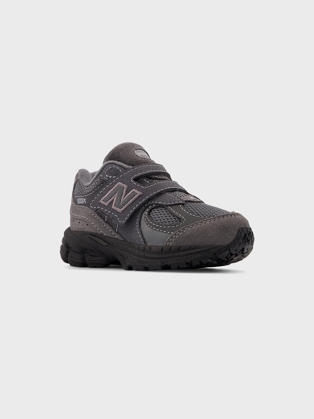 New Balance 2002R (TD) kinderschoenen Castlerock/Black Cement schuin vooraanzicht