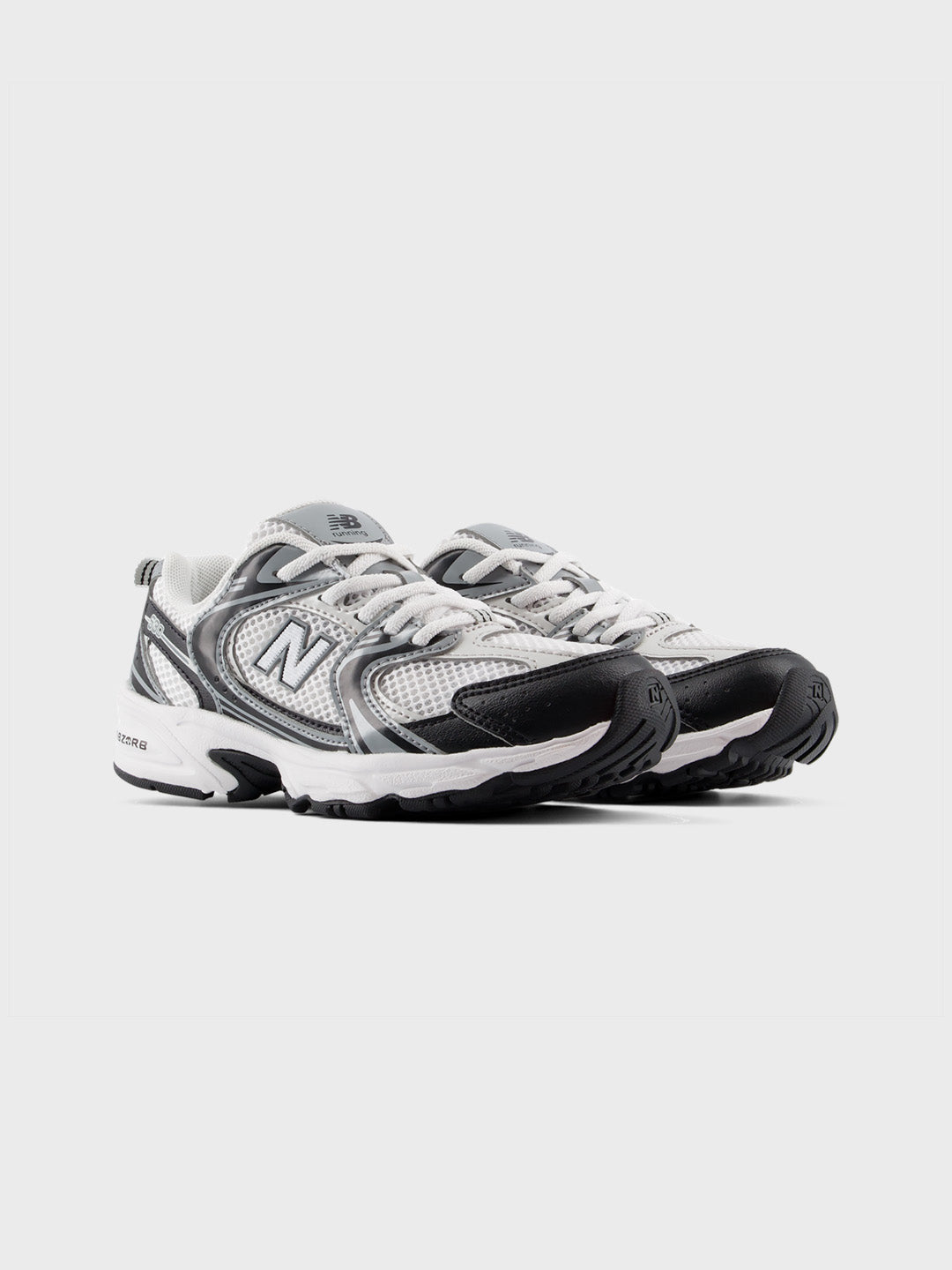 New Balance 530 Kinderschoenen Black/Slate Grey – P5304SO – voorkant