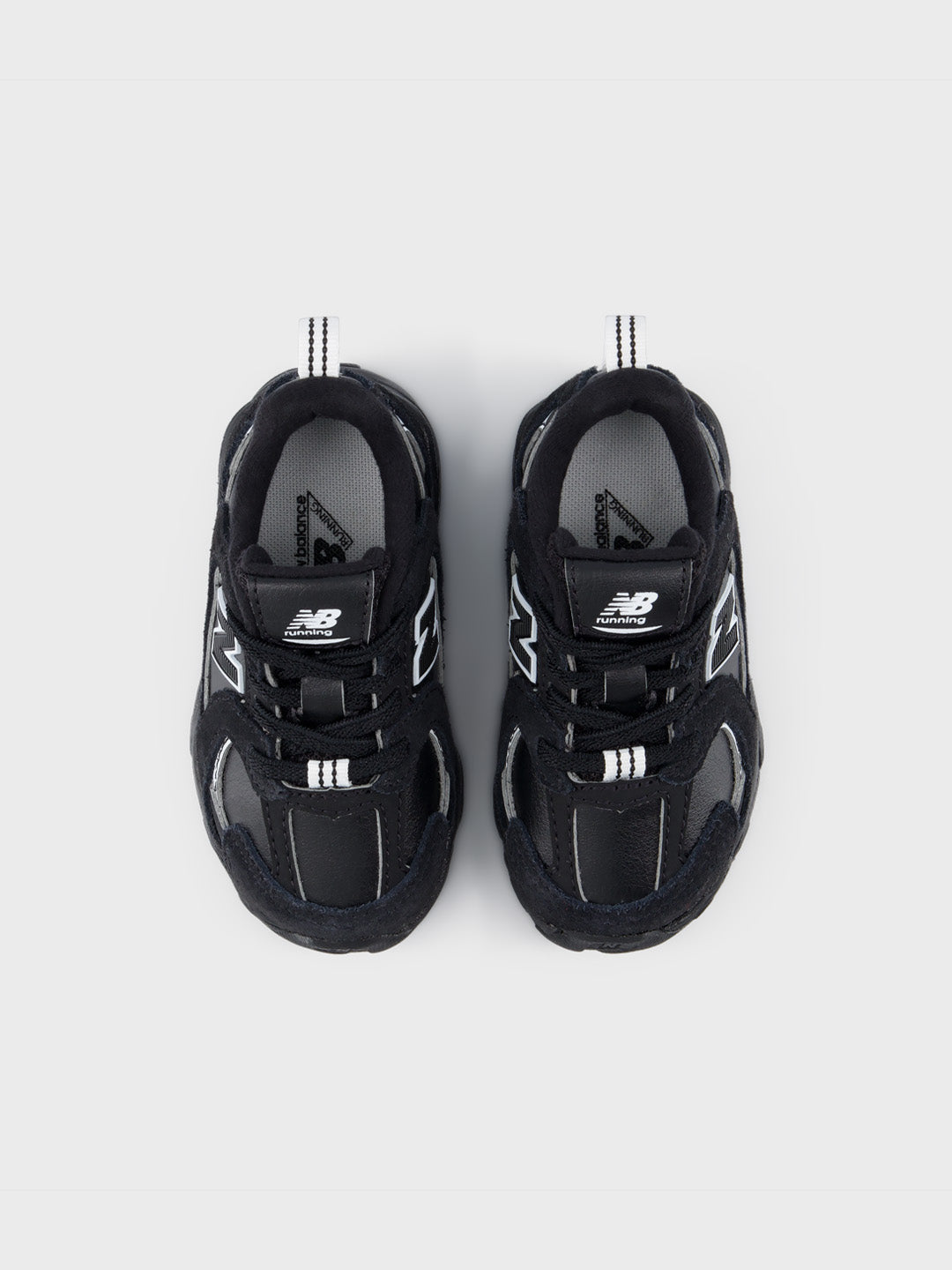 New Balance 530 Kinderschoenen Black/White – I5306JR – bovenkant