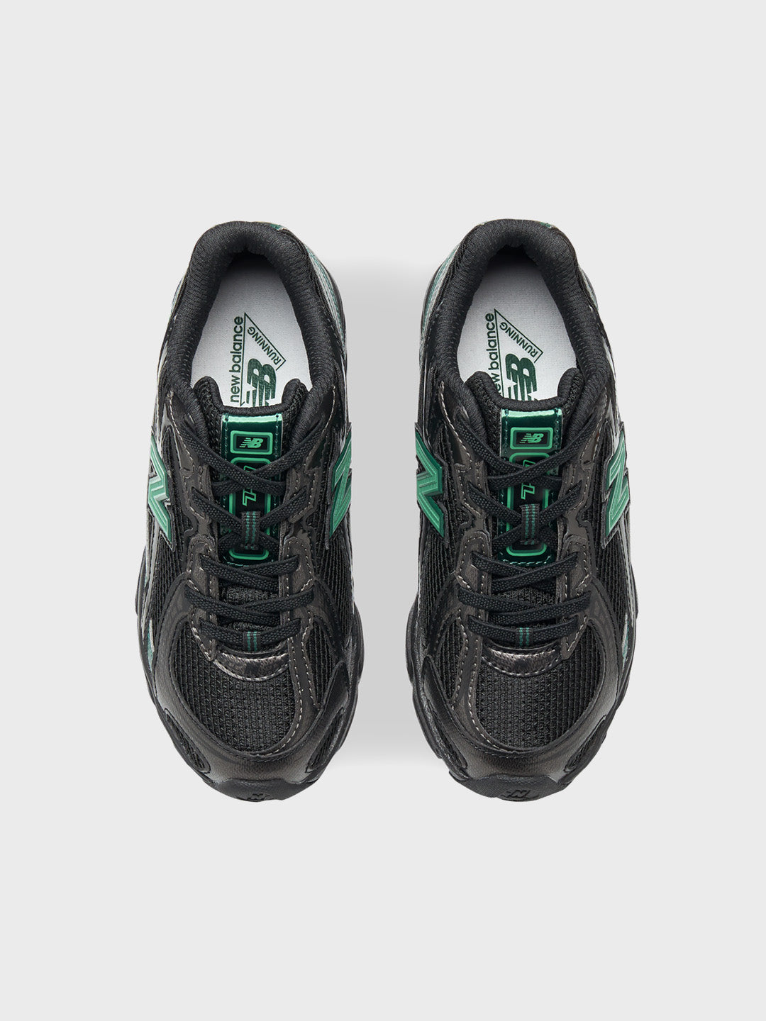 New Balance 740 Kinderschoenen Black/Nordic Green – P7408YL – bovenkant