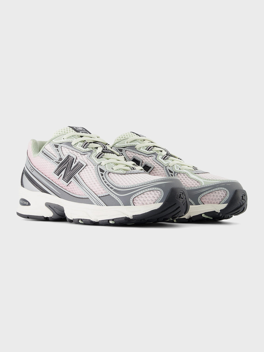 New Balance 740 Pink Granite sneaker – schuin vooraanzicht