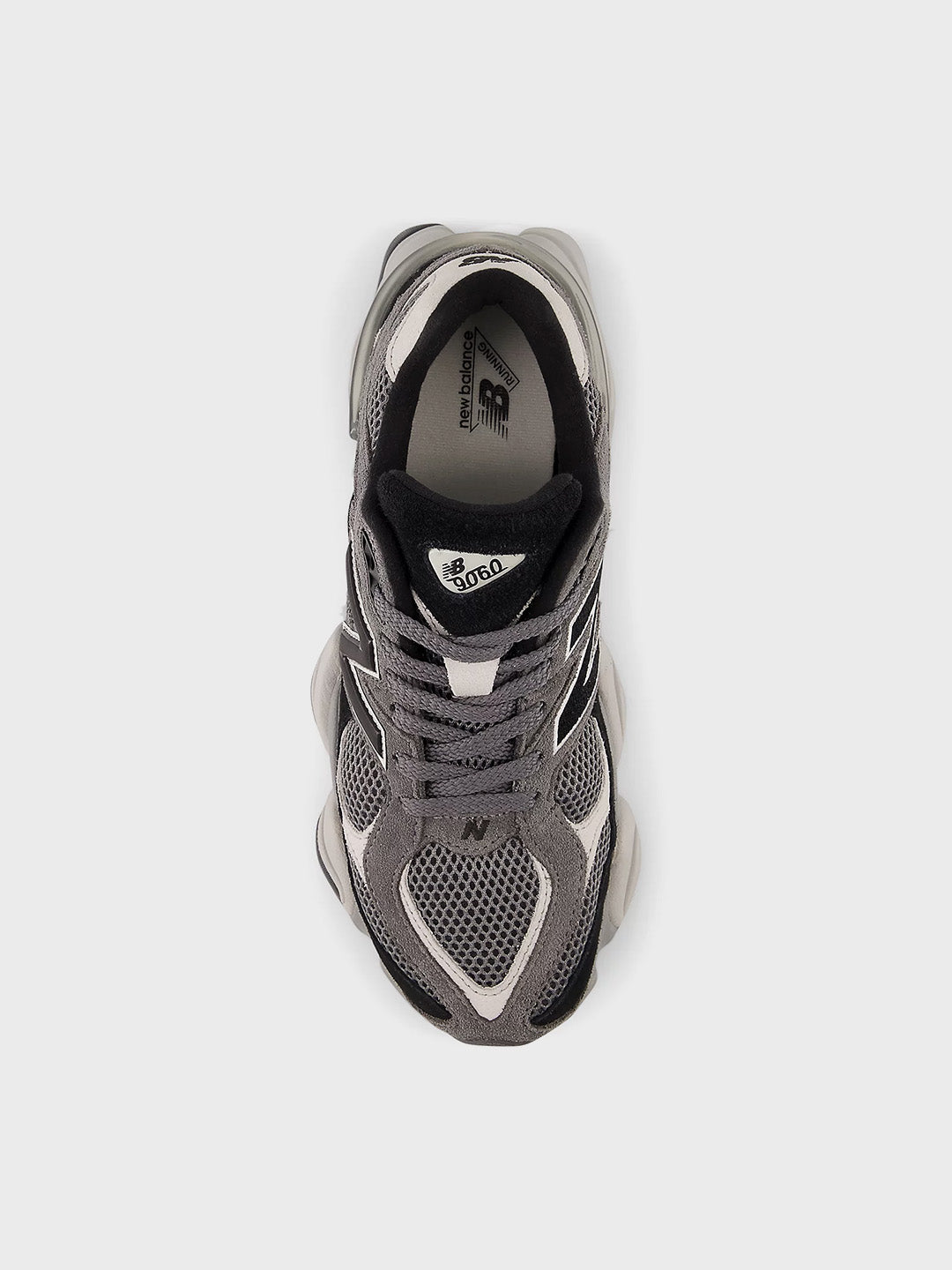 Bovenaanzicht van de New Balance 9060 Sneakers, met mesh en suede overlays