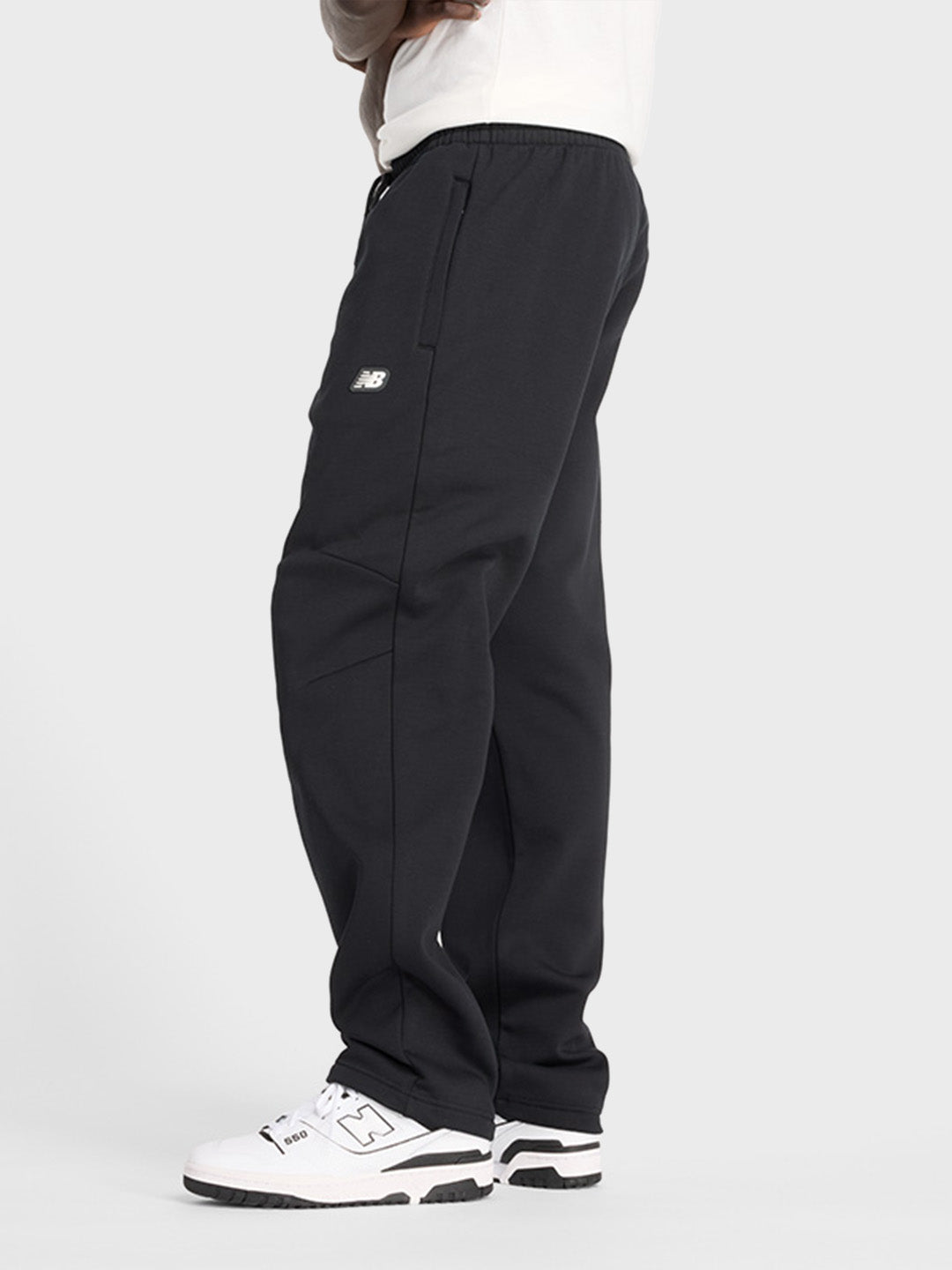 new balance straight fit sweatpants black