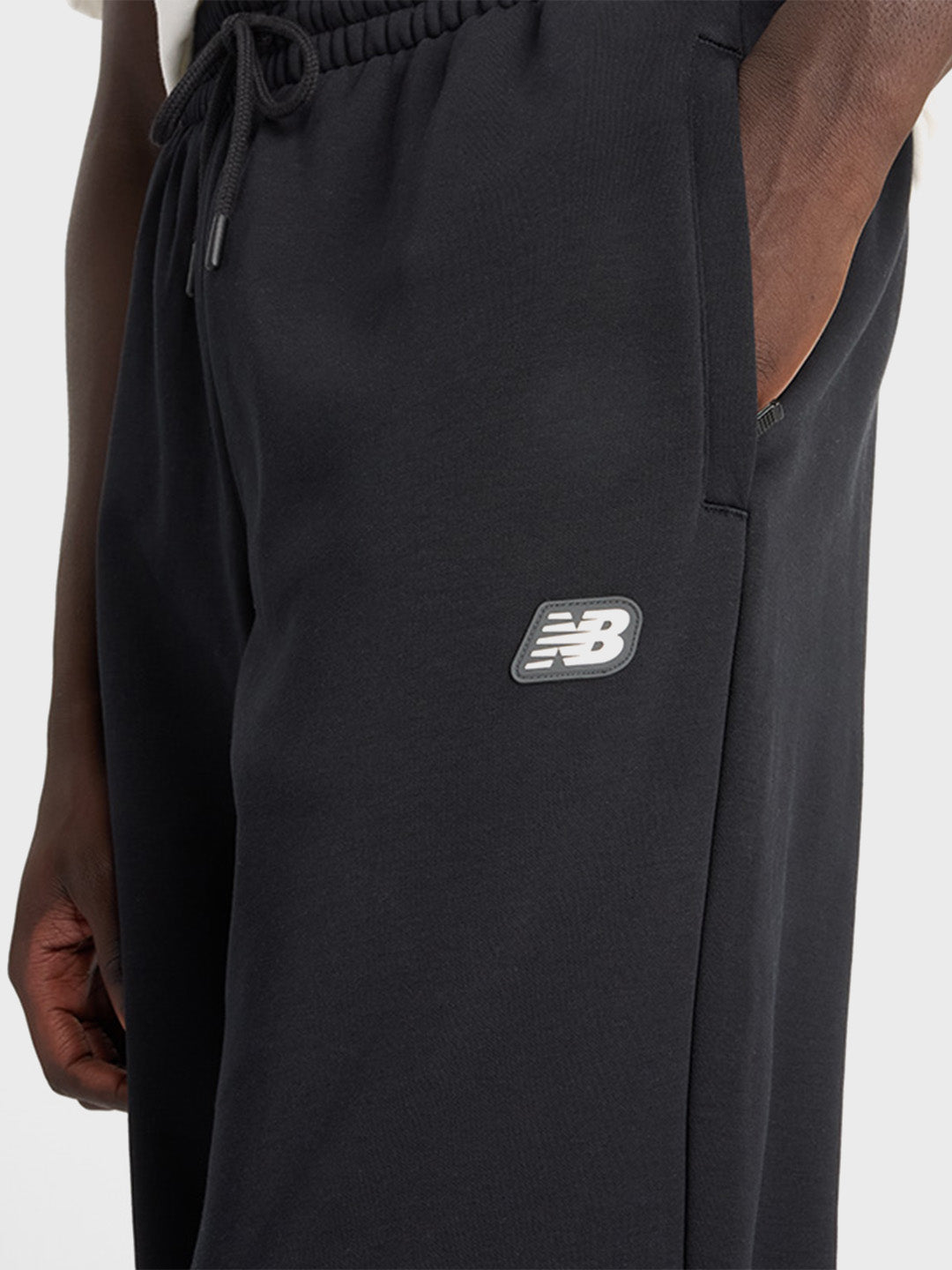 new balance straight fit sweatpants black