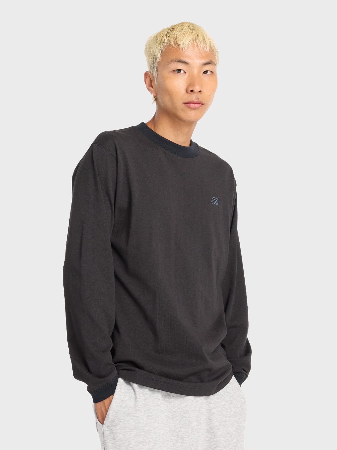 new balance longsleeve t-shirt