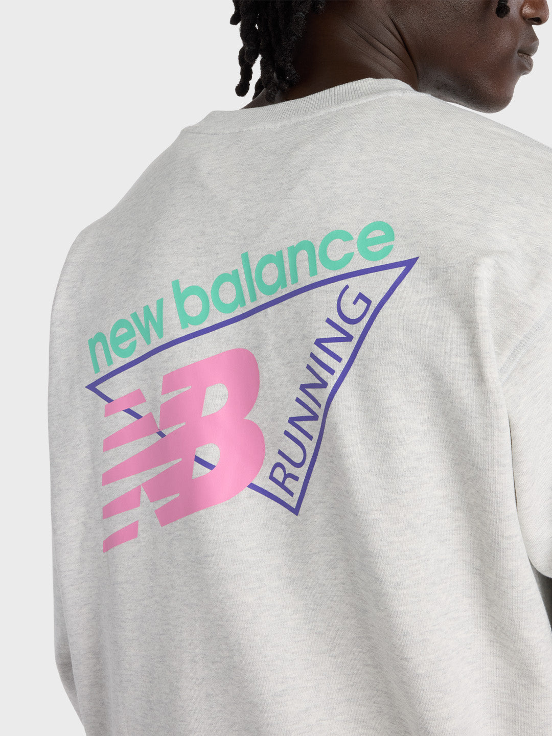 New Balance Classic Tri-Logo Sweater Grey - close-up graphic achterkant
