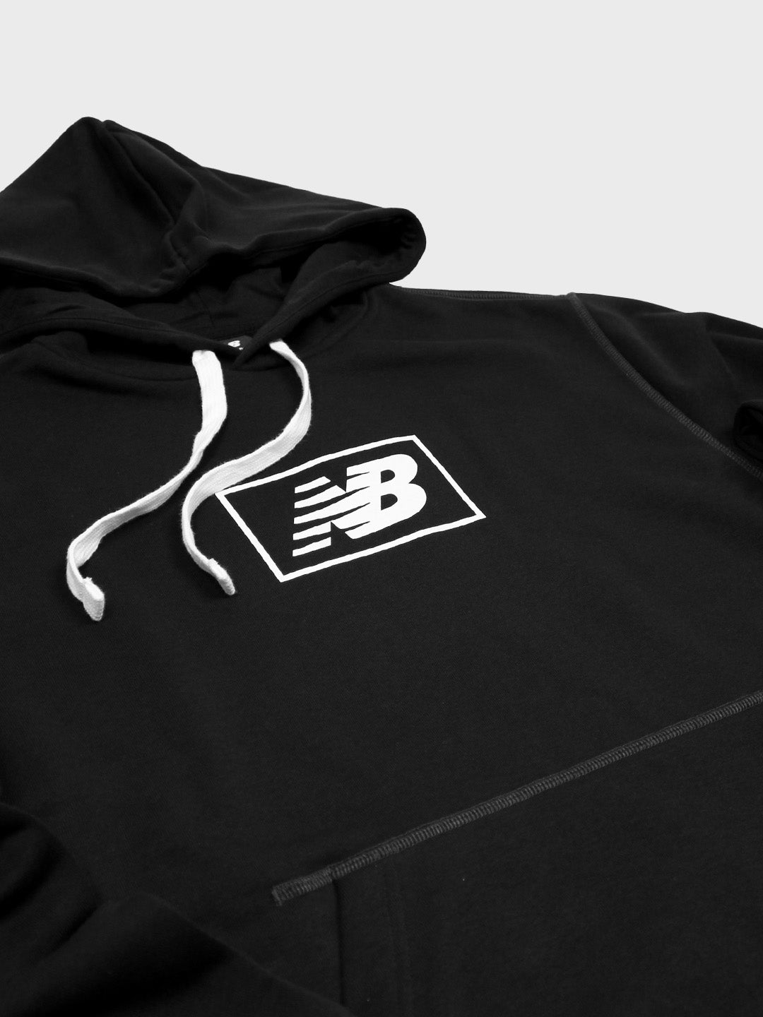 new balance hoodie zwart