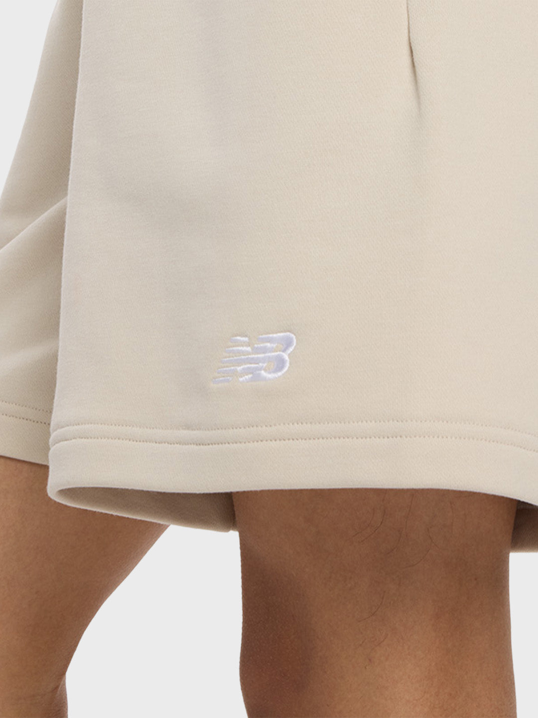New Balance Essentials Shorts Timberwolf - close-up