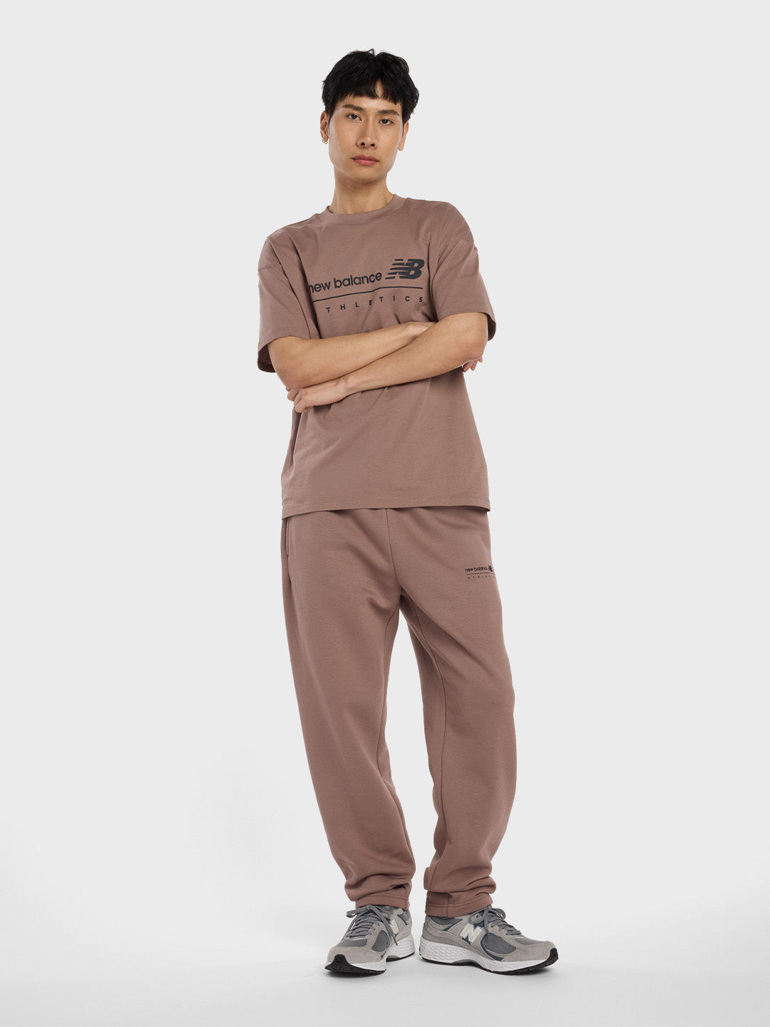 Complete outfit Sweatpants met bijpassend t-shirt van New Balance