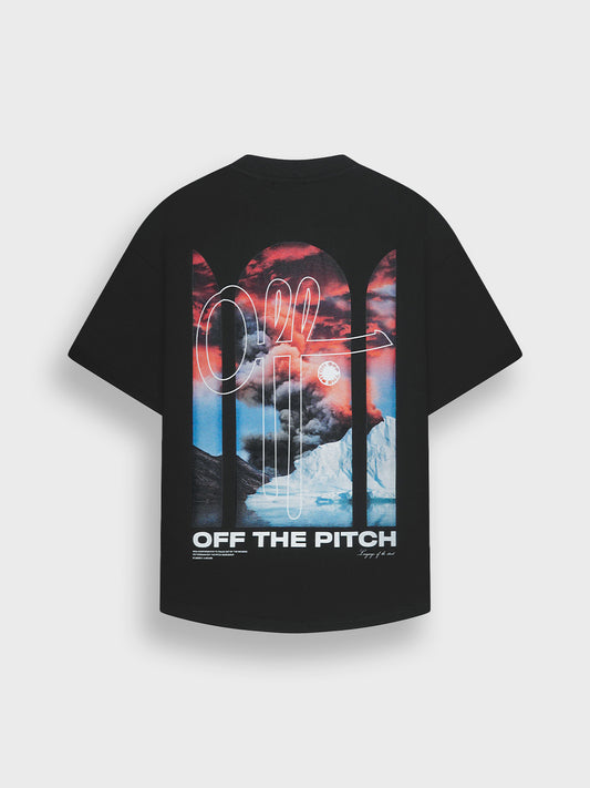 Off The Pitch Blaze T-Shirt Black – achterkant met vulkaan graphic