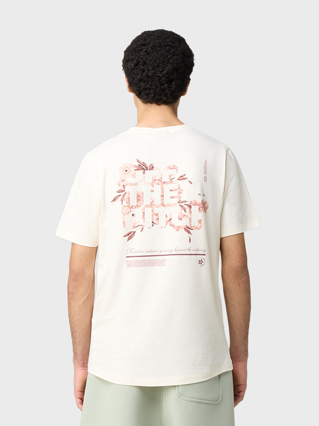 Off The Pitch Blossom T-Shirt Off-White - model achterkant