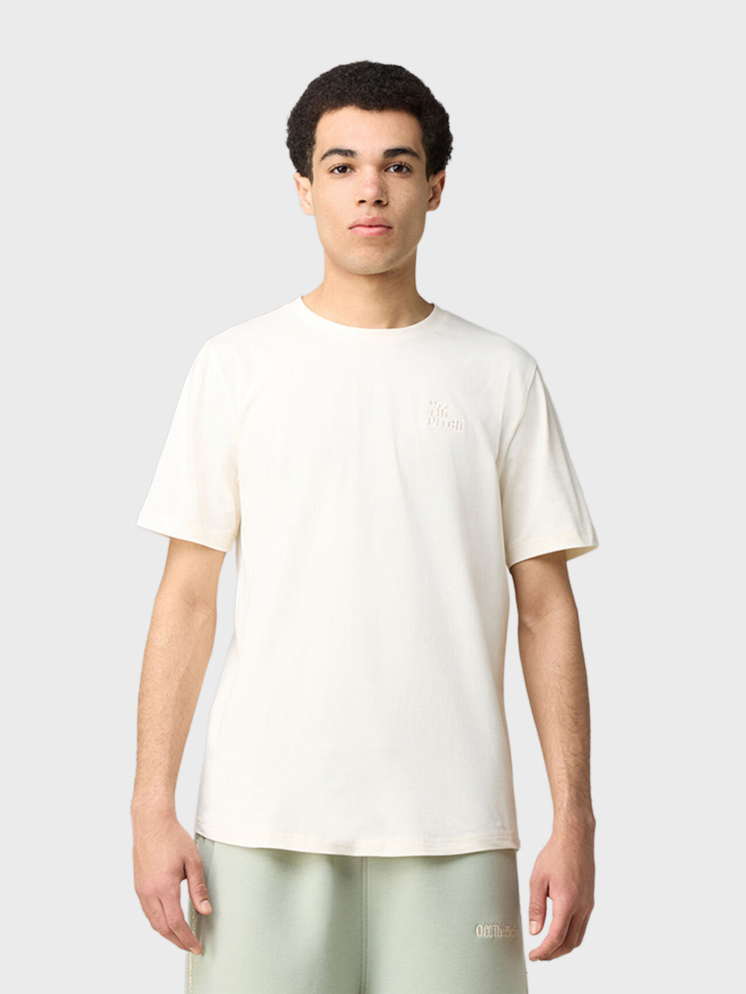Off The Pitch Blossom T-Shirt Off-White - voorkant model