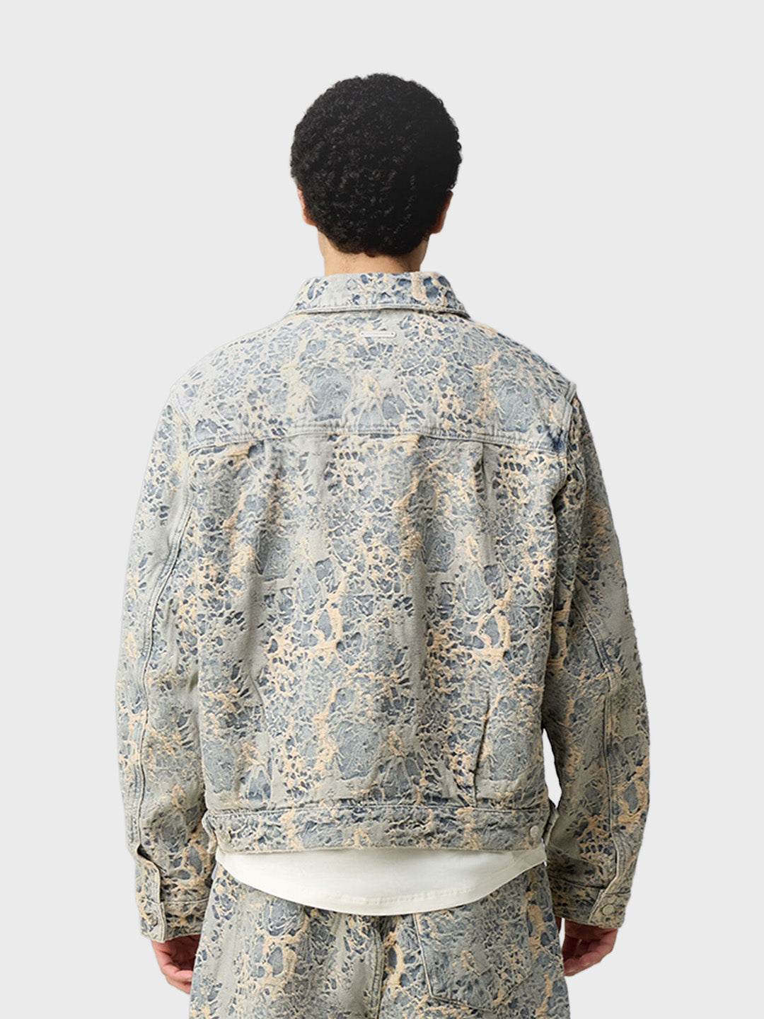 Off The Pitch Jacquard Denim Jacket Dusty Blue - model achterkant
