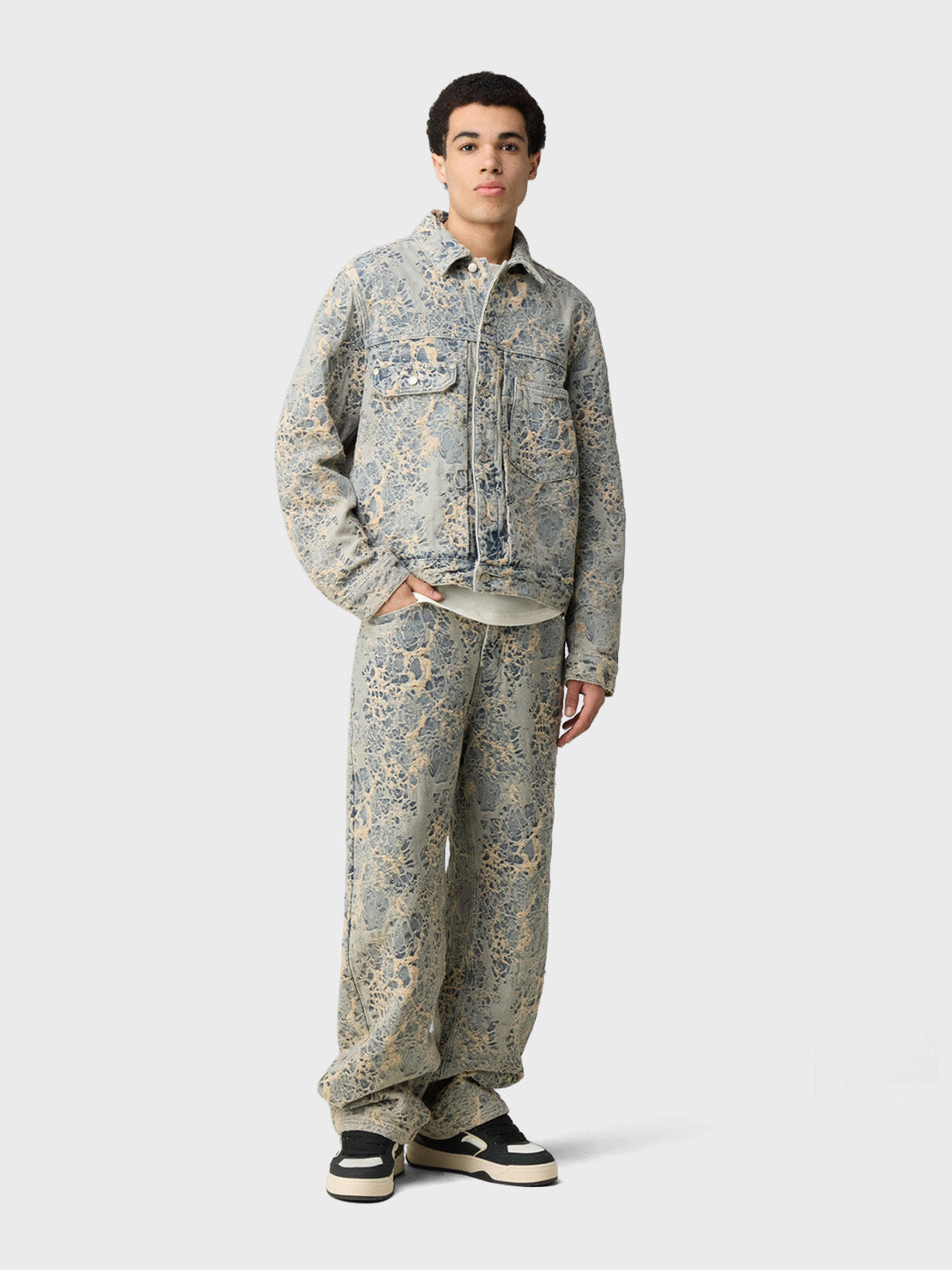 Off The Pitch Jacquard Jeans Dusty Blue - outfit