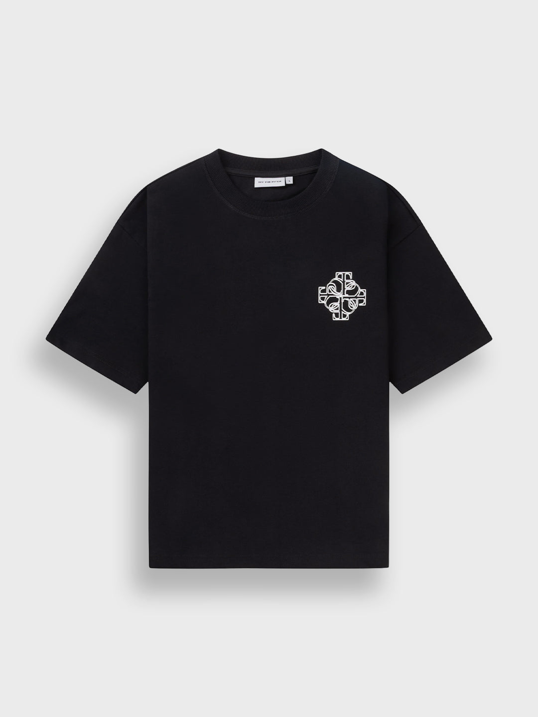 Off The Pitch Locket T-Shirt Black - productfoto voorkant