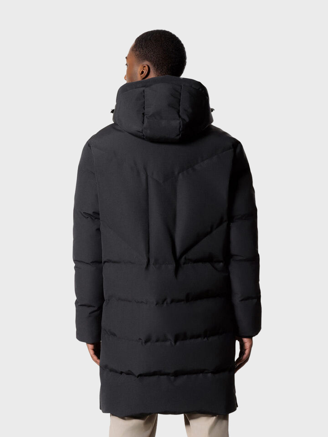Off The Pitch Longline Puffer Jacket Black – model achterkant