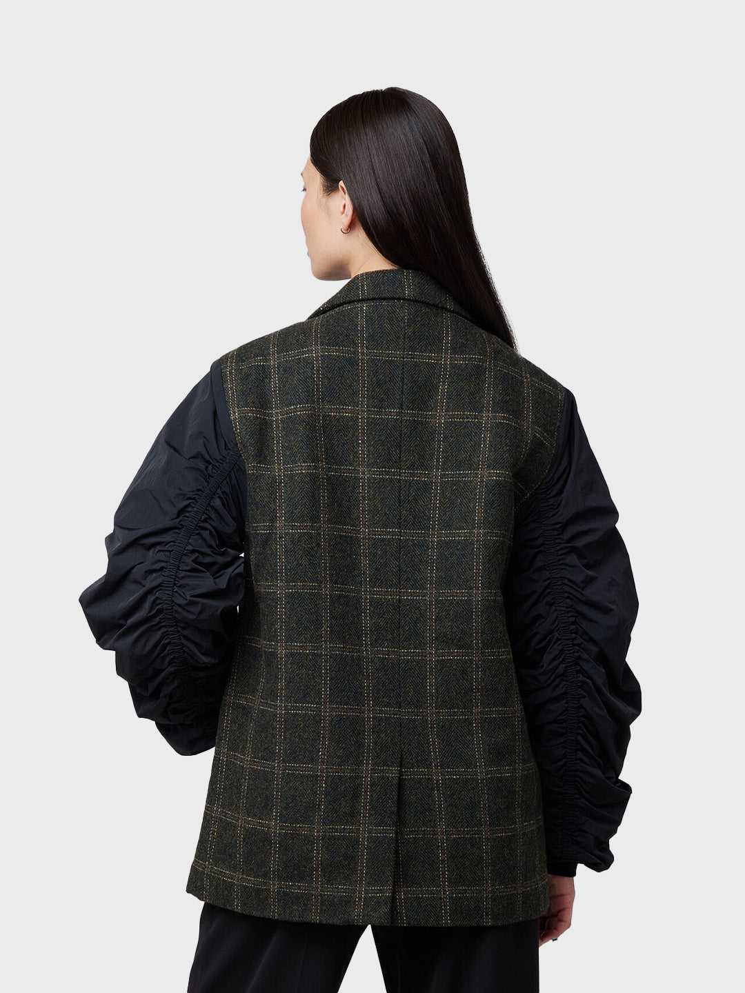 Off The Pitch Women Bomber Blazer Moss Green – model achterkant