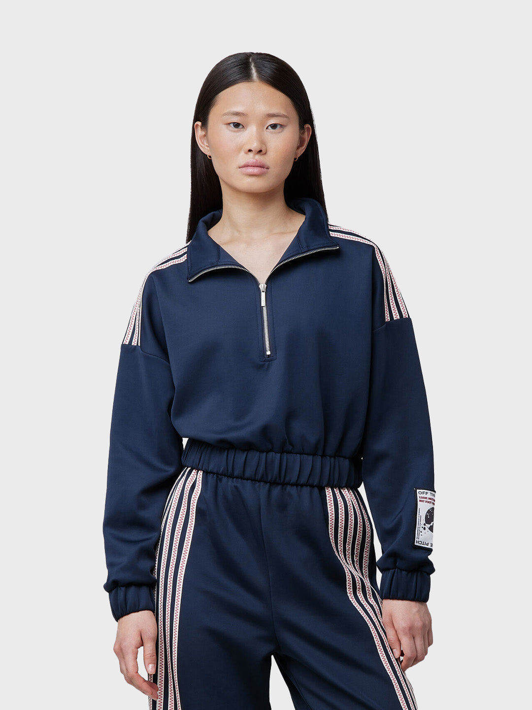 Off The Pitch Women Ivy Scuba Top Navy – model voorkant