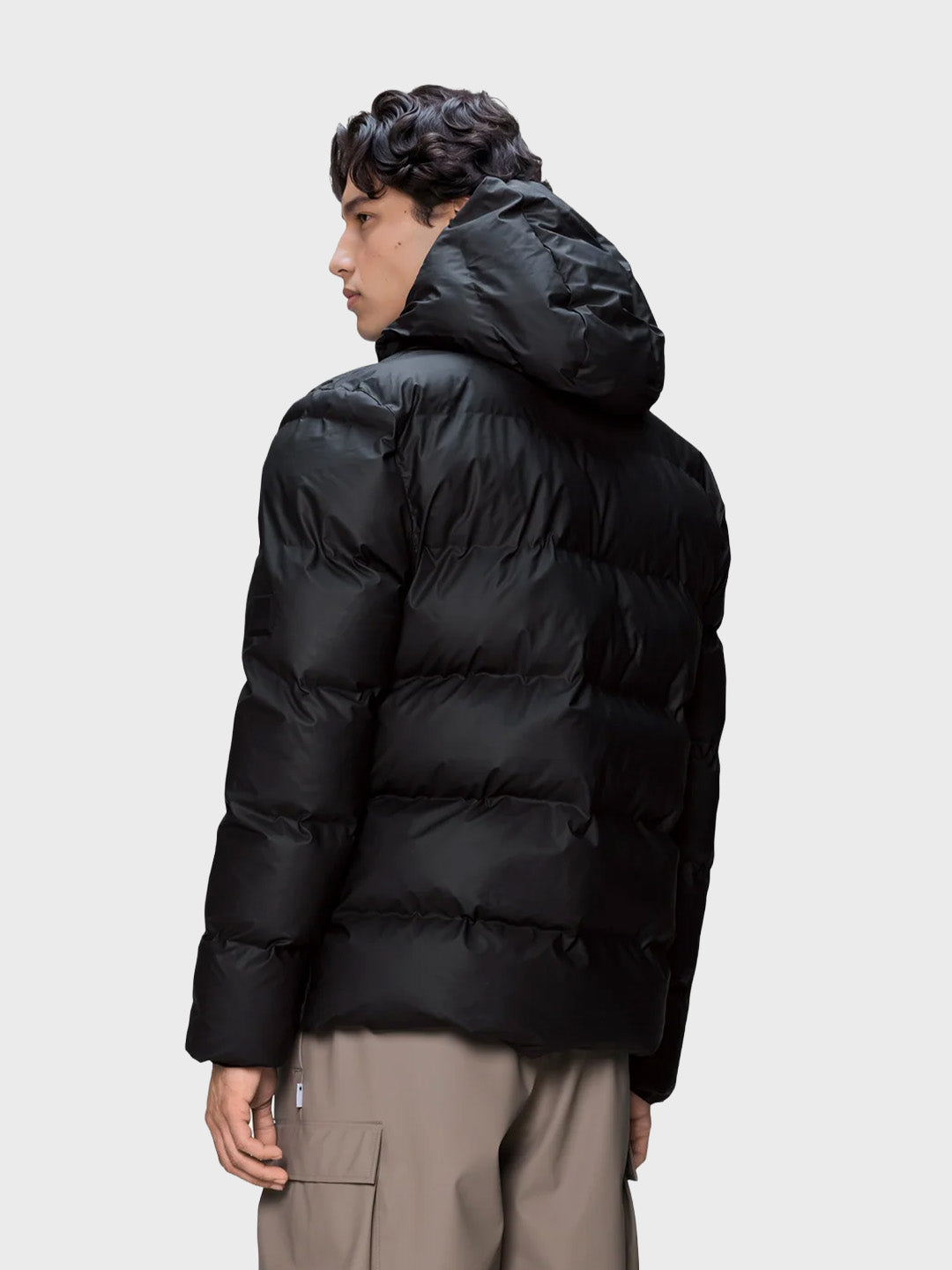 Rains Alta Puffer Jacket Black – achterkant