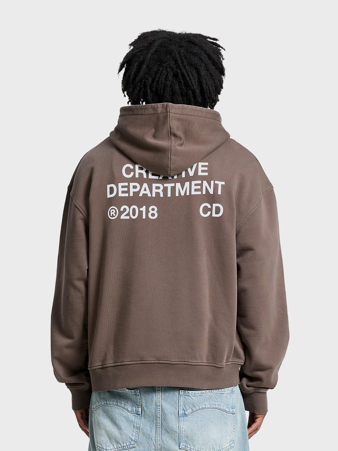 Reternity Creative Dept Zip Hoodie Brown - model achterkant