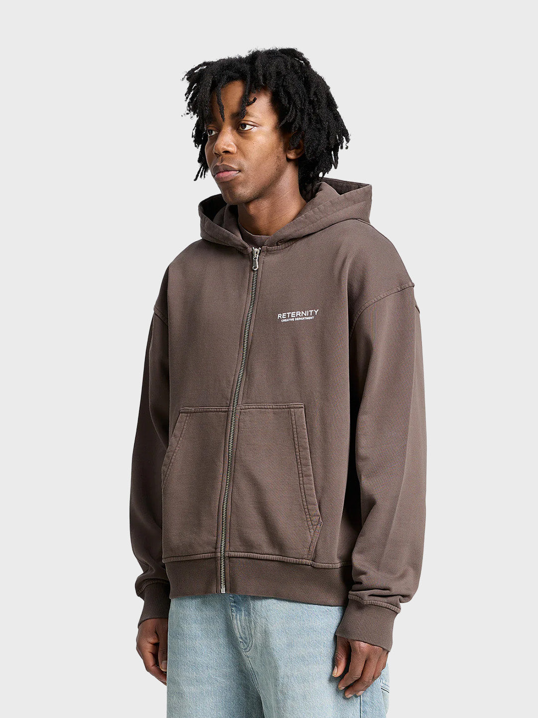 Reternity Creative Dept Zip Hoodie Brown - model schuin voor