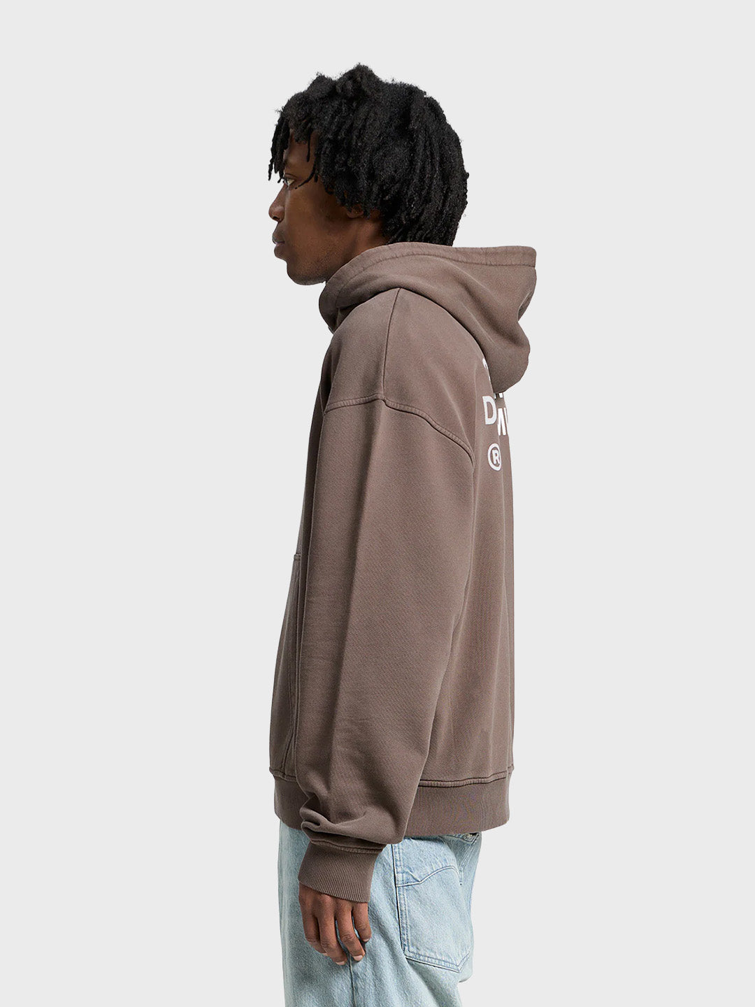 Reternity Creative Dept Zip Hoodie Brown - model zijkant