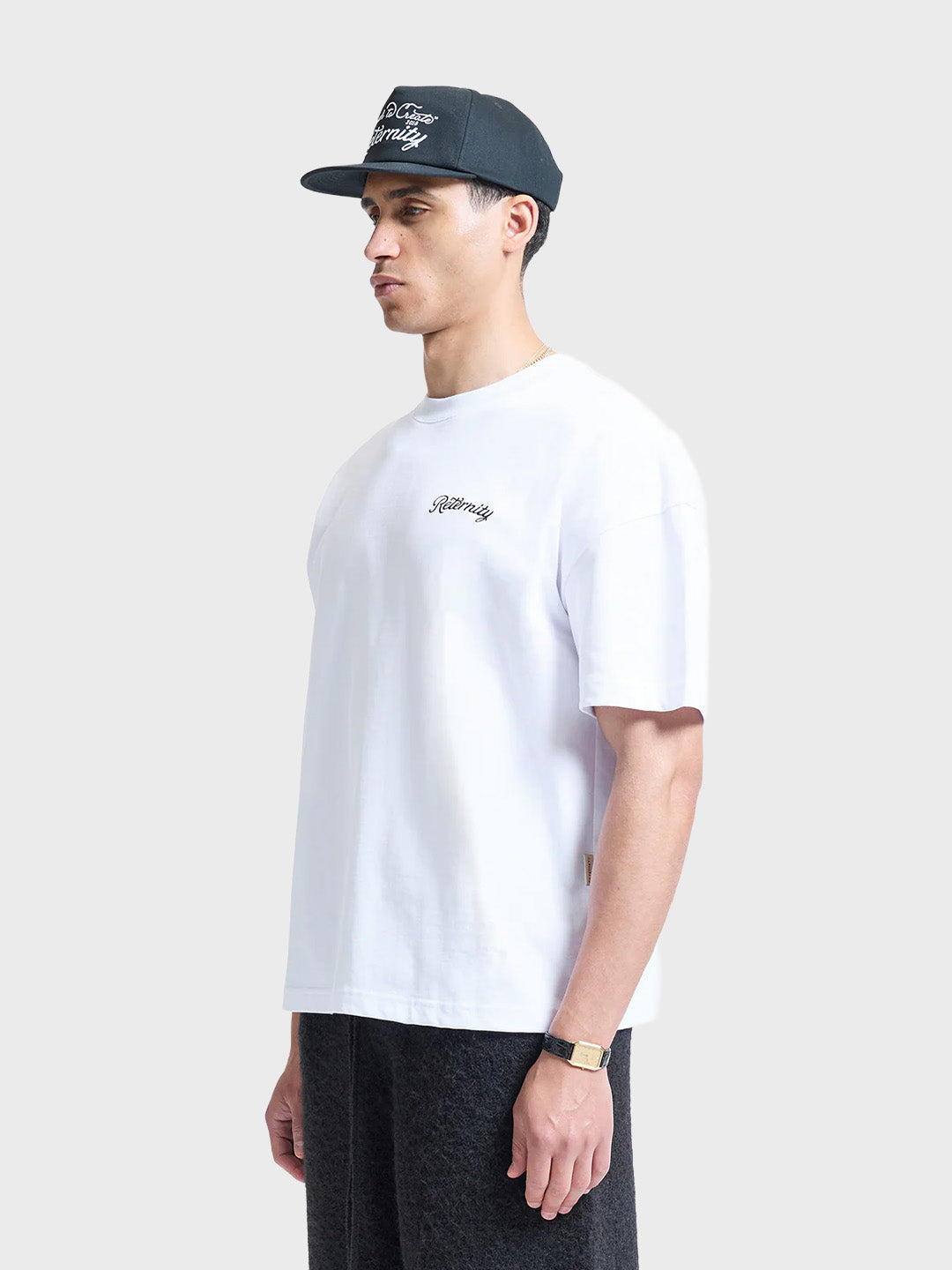 Reternity Designed To Create T-Shirt White - model schuin voor