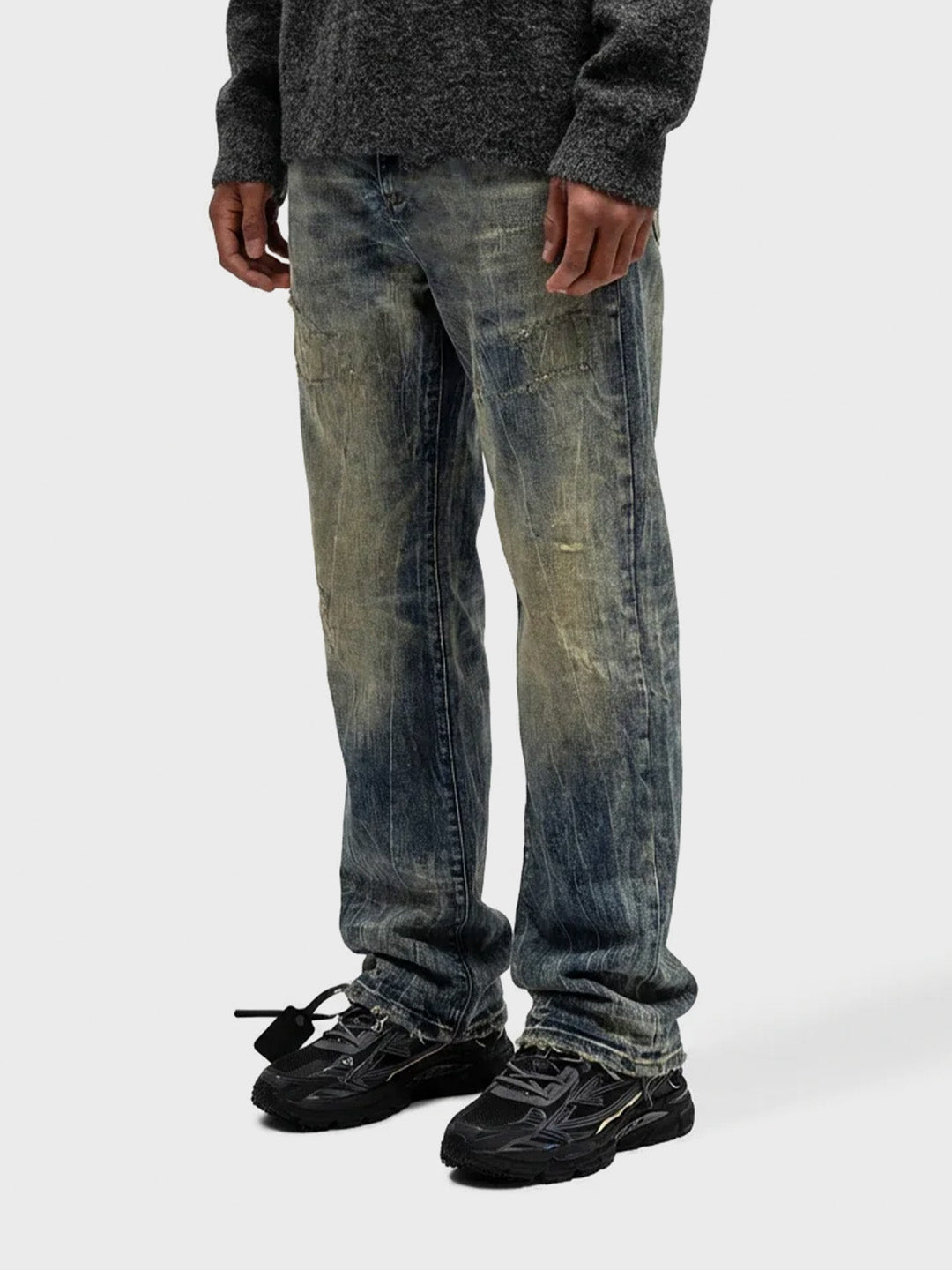 Rivero Artisan Damage Jeans Washed Blue - model zijkant