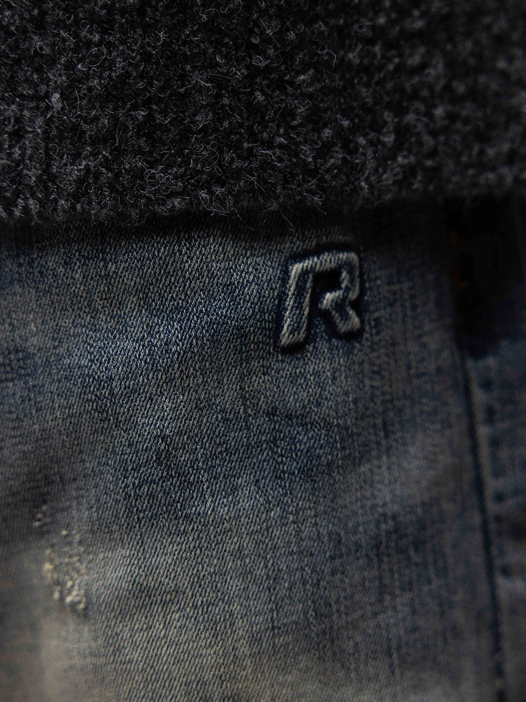 Rivero Bleach Washed Jeans Blue - close-up
