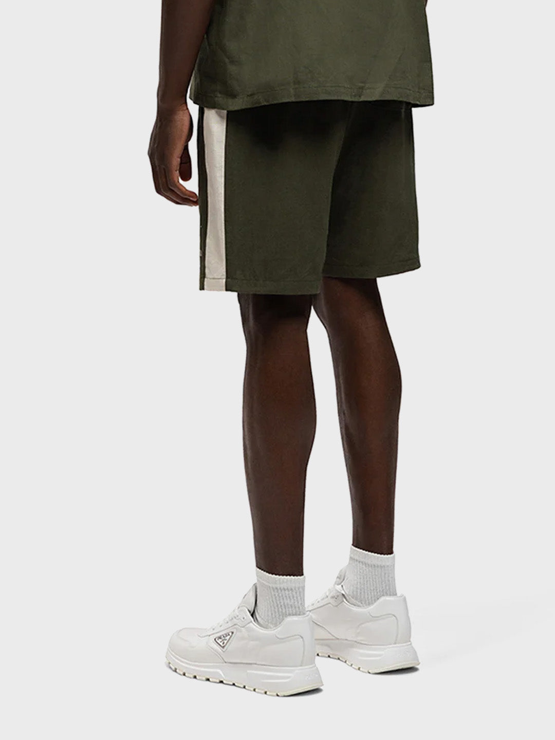 Retro Linen Shorts van Rivero – schuin achteraanzicht