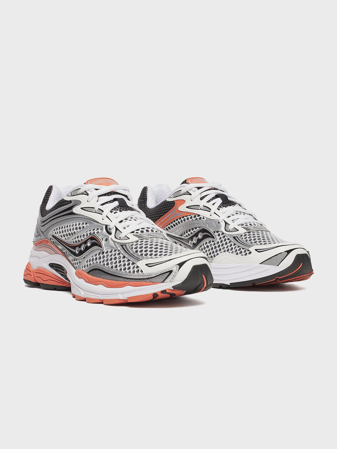 Saucony Progrid Omni 9 trending sneakers schuin vooraanzicht