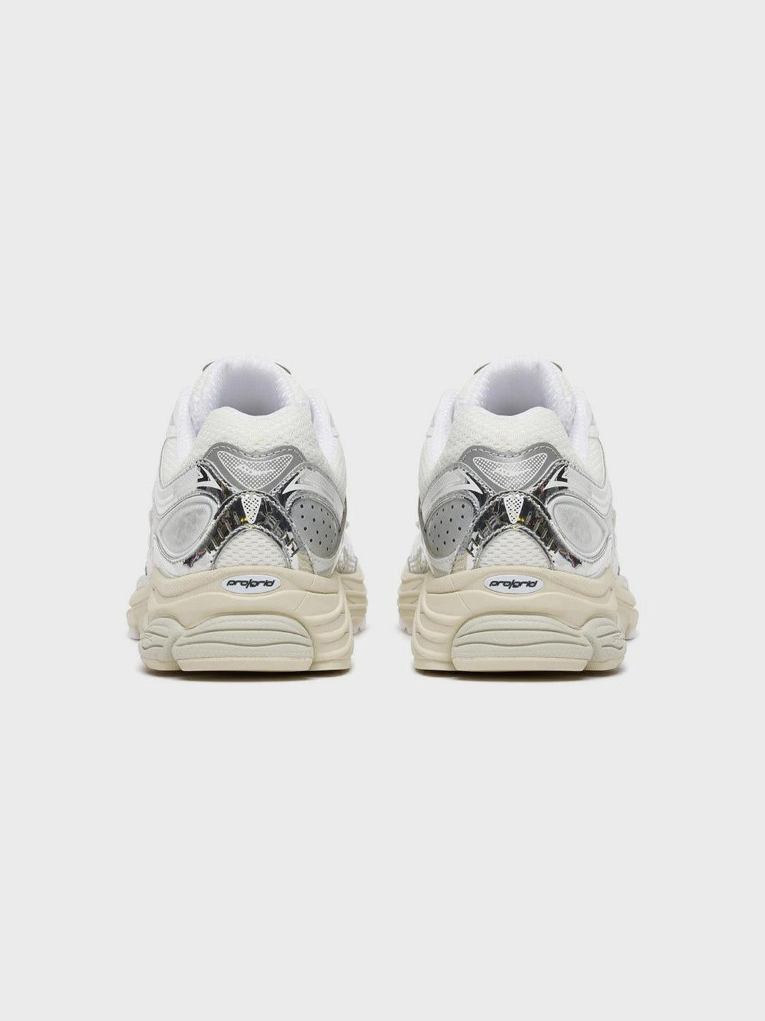 Saucony ProGrid Omni 9 Sneakers | White/Eggshell