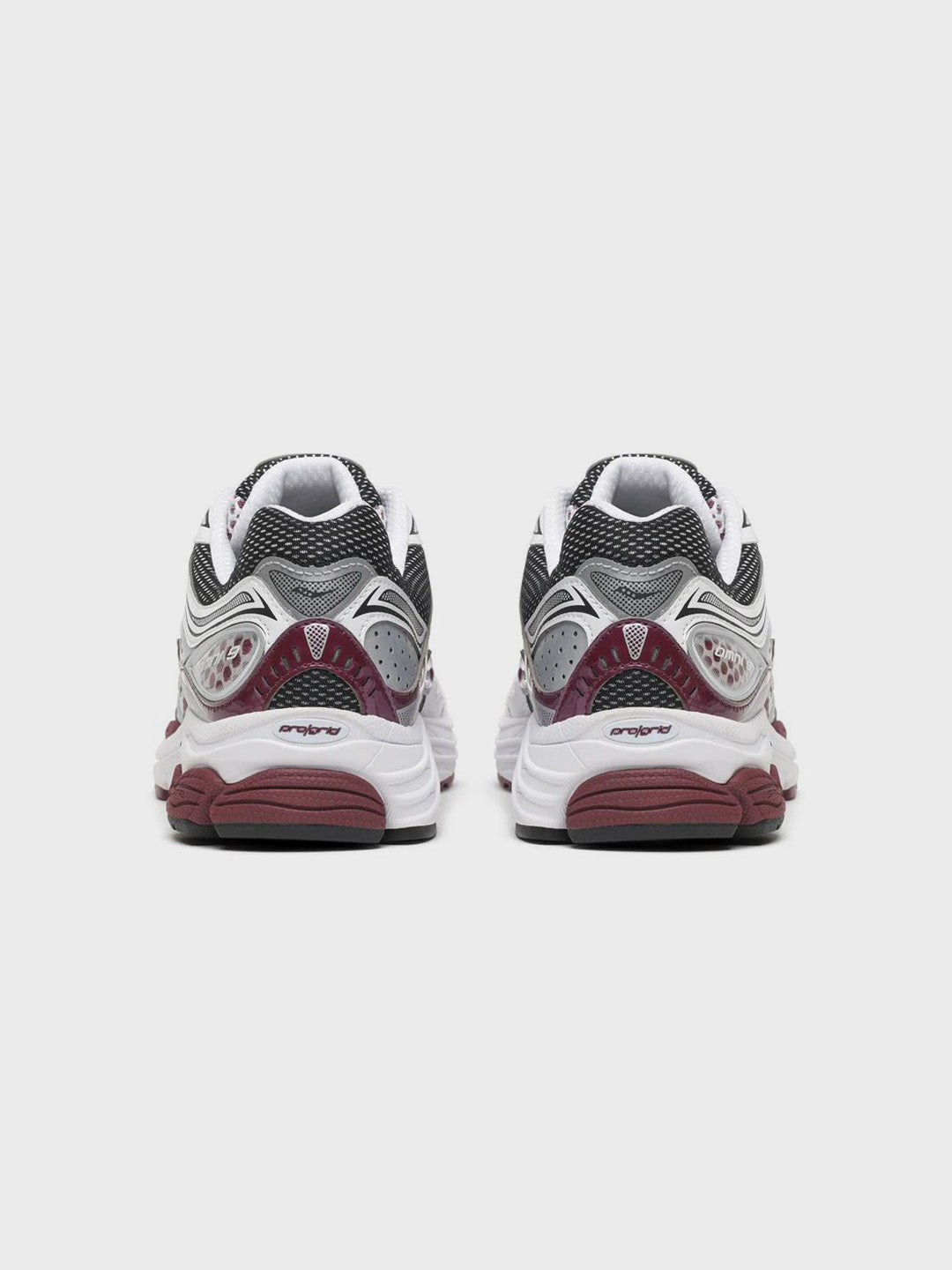 Saucony ProGrid Omni 9 Sneakers White/Maroon – S101245-1095 – achterkant