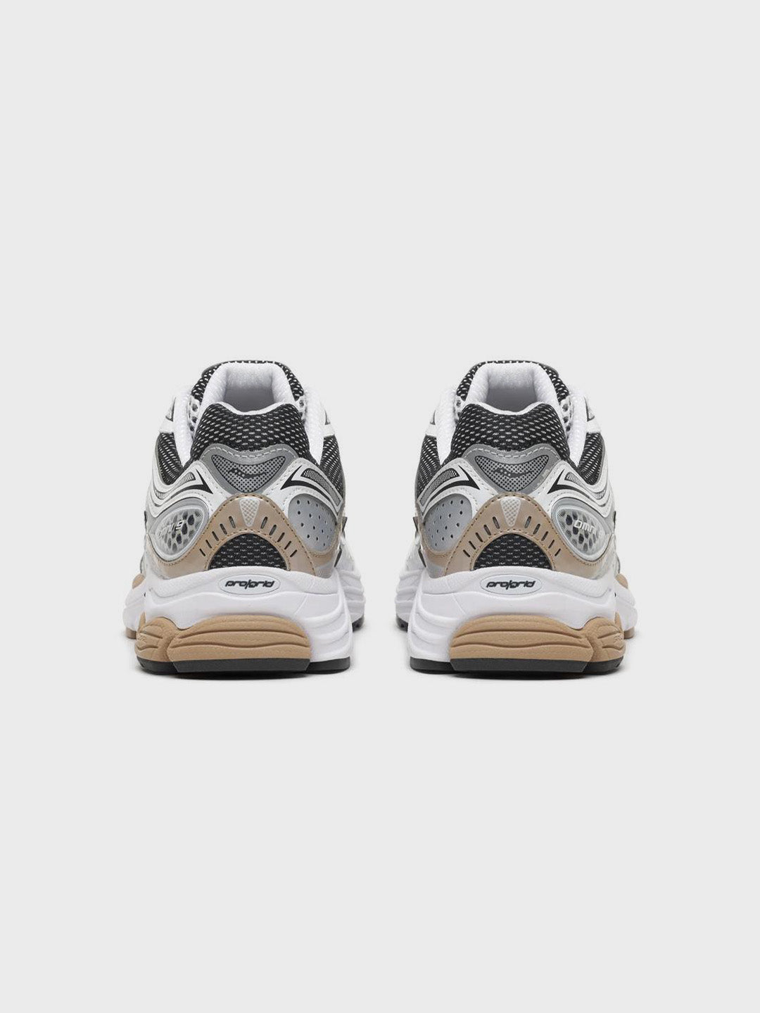 Saucony ProGrid Omni 9 Sneakers White/Saddle – S101245-1097 – achterkant