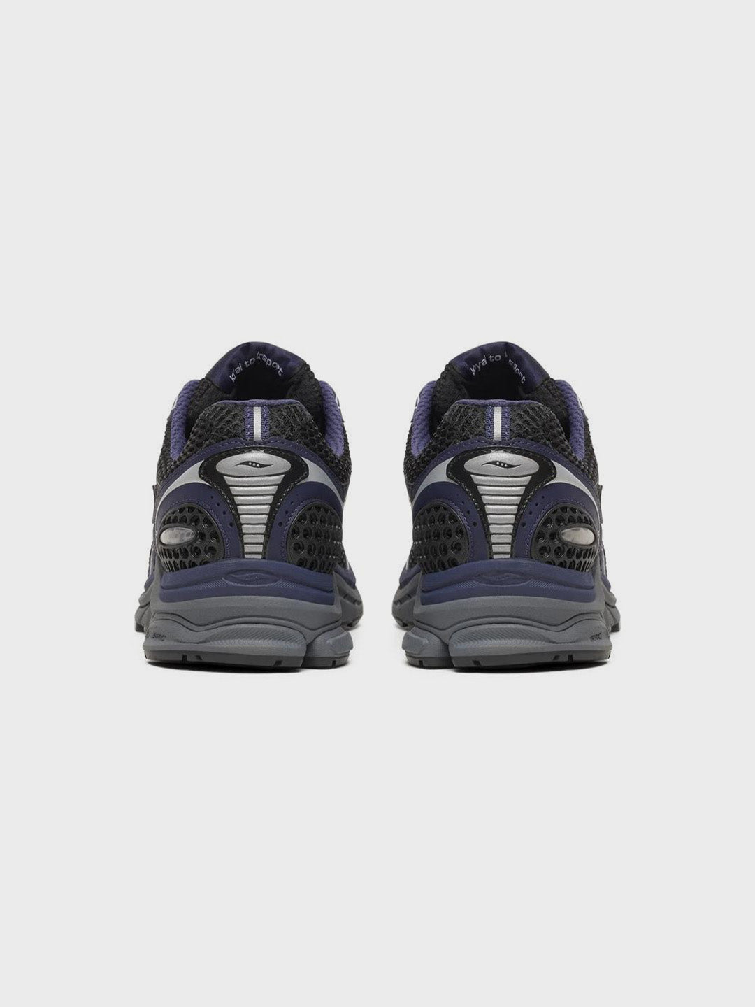 Saucony ProGrid Triumph 4 Sneakers | Black/Naval