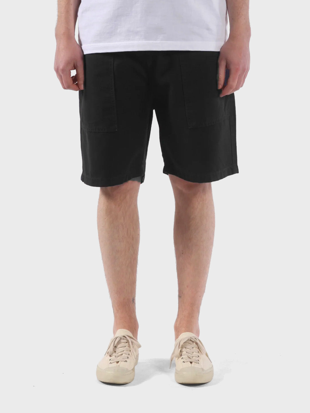 Service Works Classic Chef Shorts Black - model voorkant
