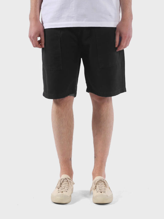Service Works Classic Chef Shorts Black - model voorkant