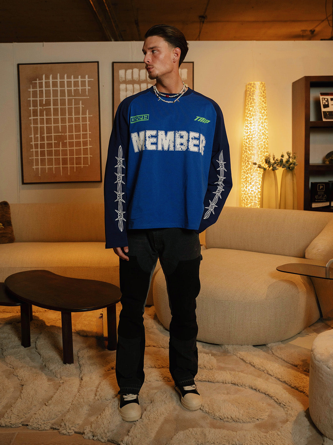 The Missing Piece Longsleeve Blauw - gedragen door model