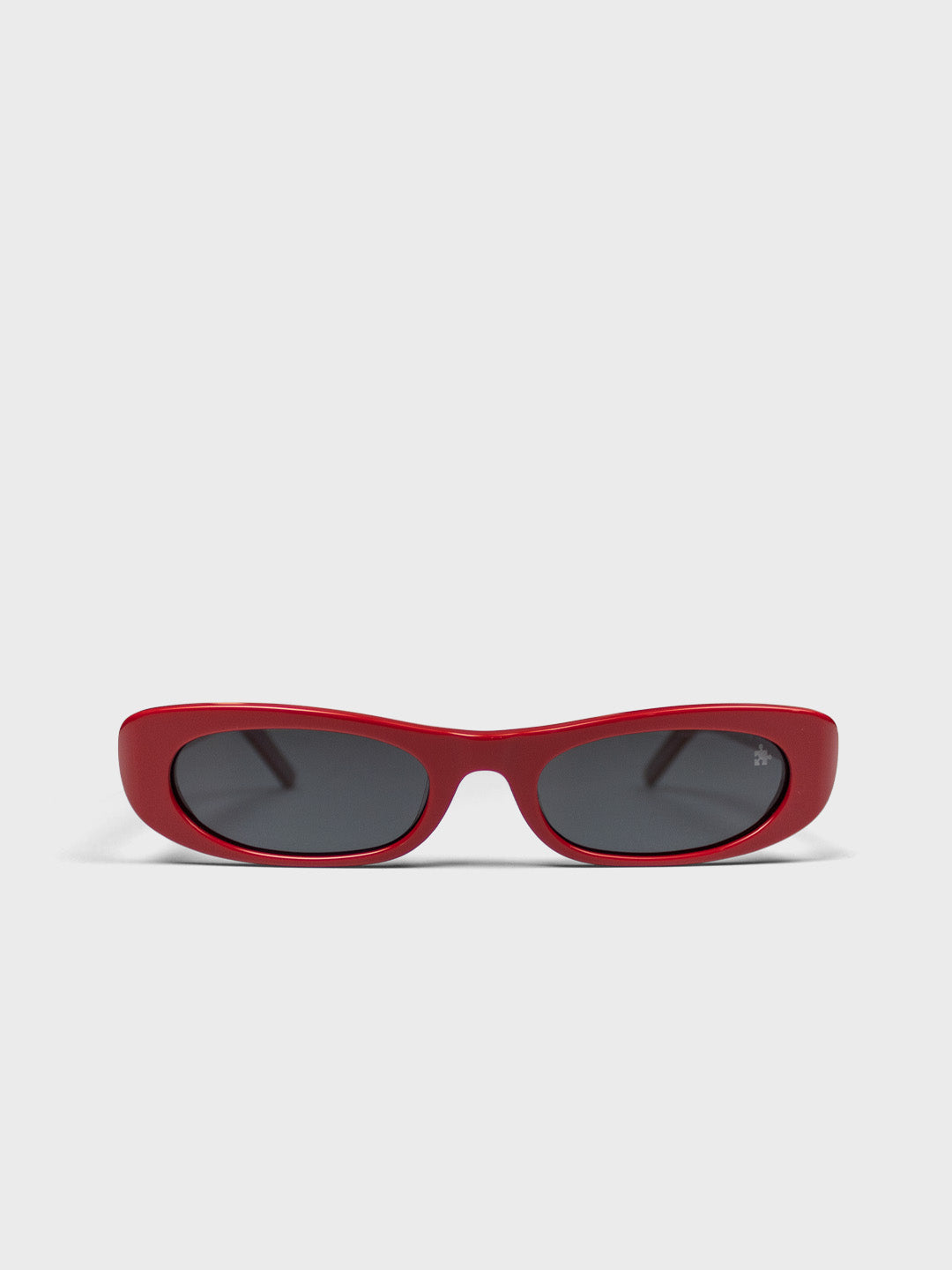 The Missing Piece Liora Shades Red - voorkant