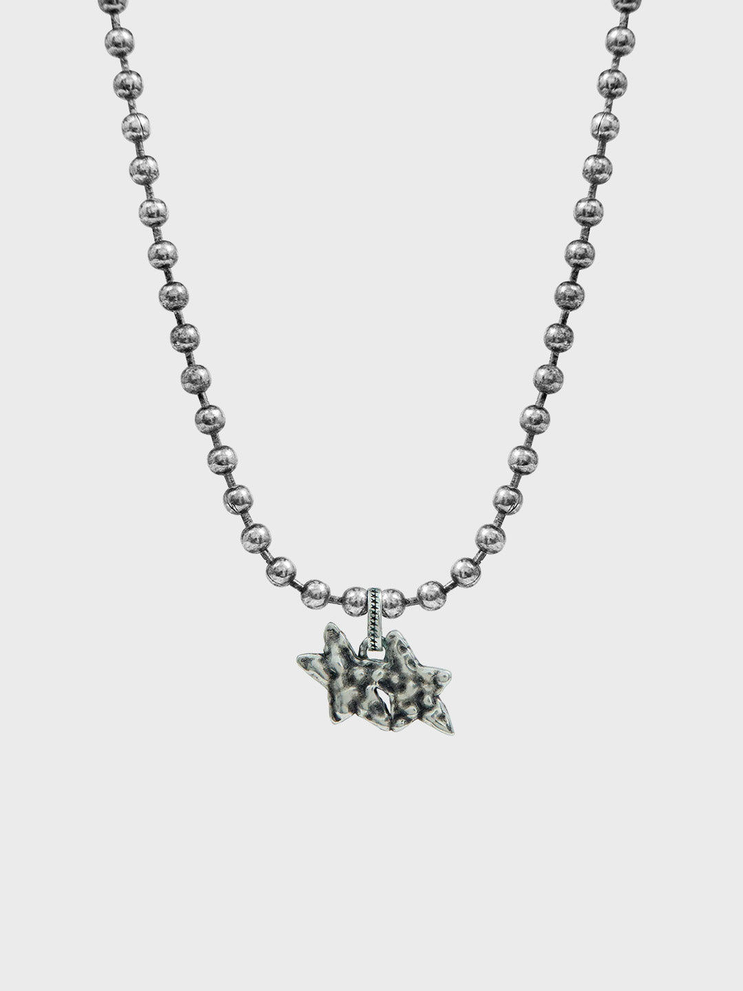 TwoJeys Red Melted Stars Ball Necklace Silver – achterkant