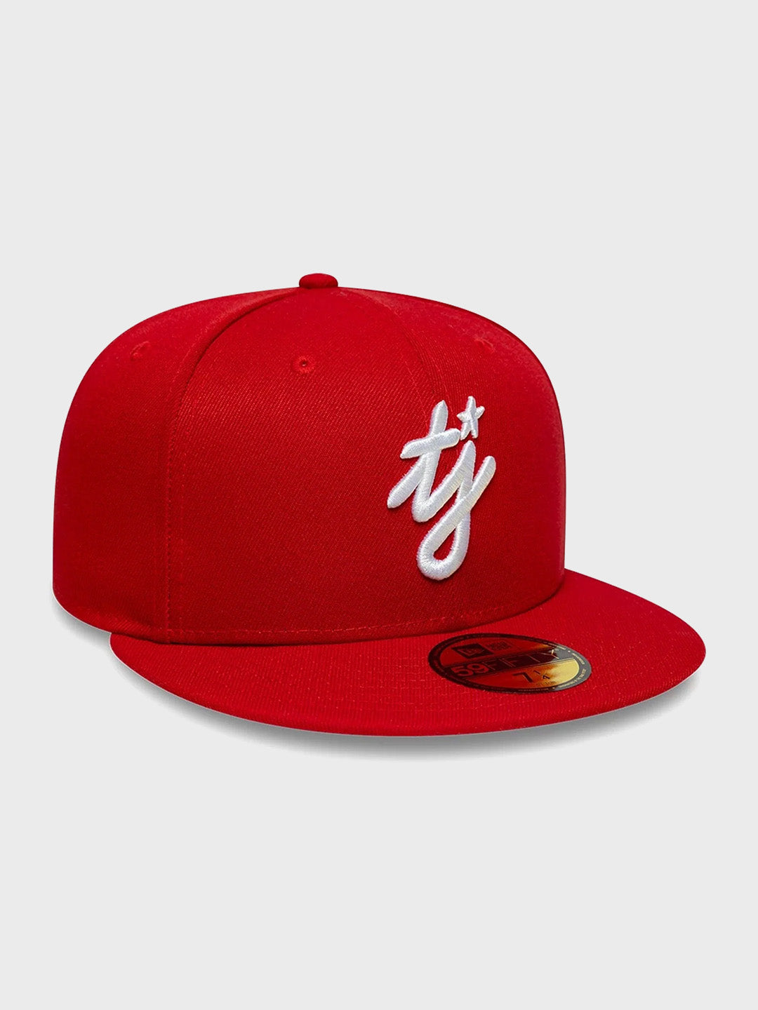 Twojeys x New Era 59Fifty Fitted Cap Red – extra schuin vooraanzicht