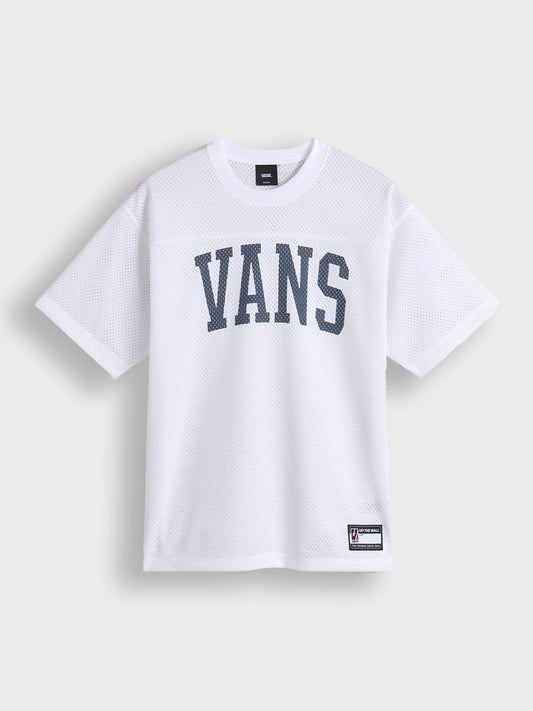 voorkant van de Vans Arched Football Jersey in witte kleur, met grote Vans print op de borst
