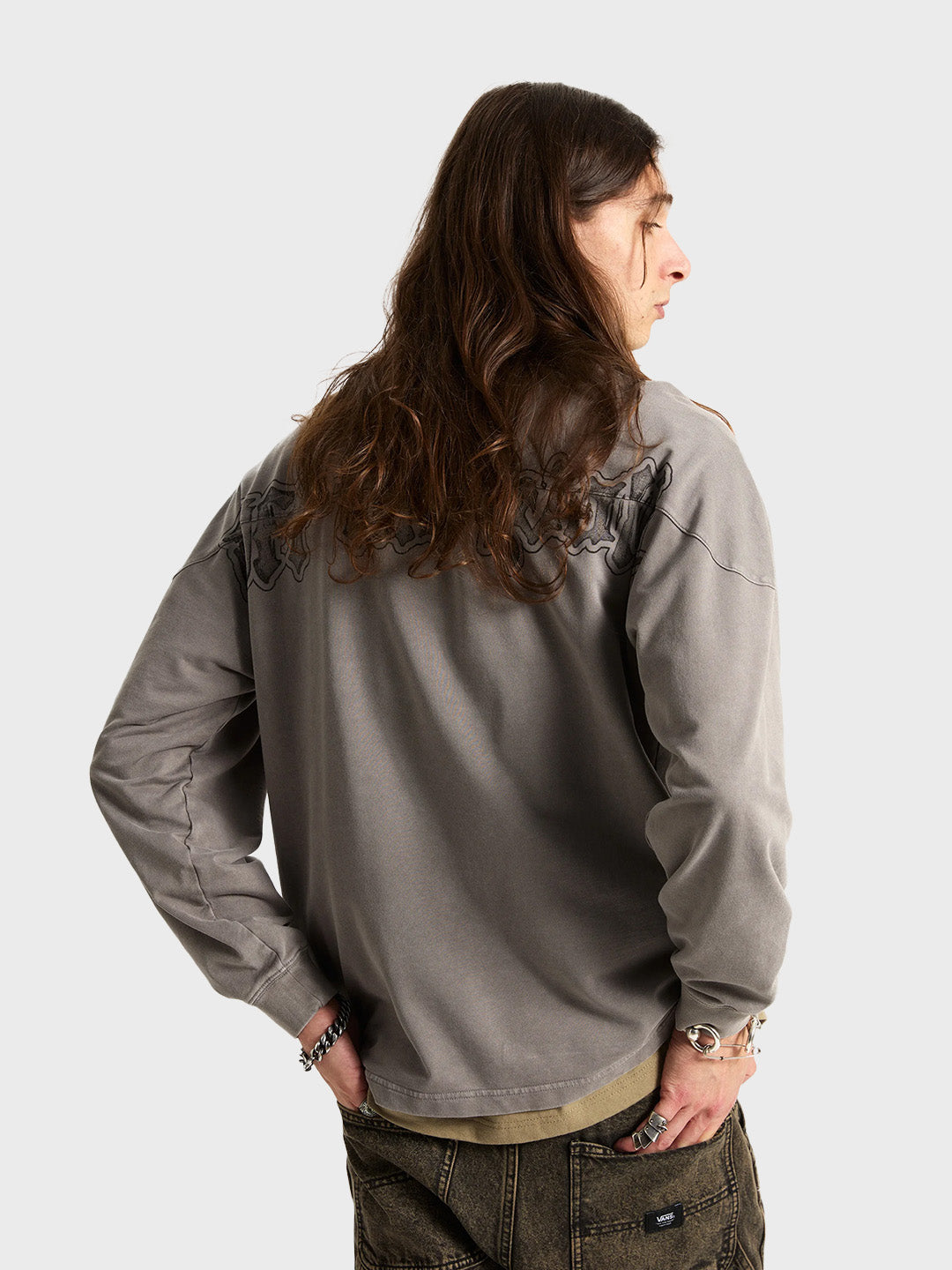 Vans Cromwell Longsleeve Grey – model achterkant