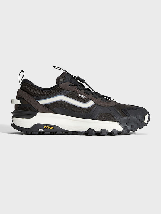 Zijkant van de Vans MTE Crosspath XC Sneakers in zwart
