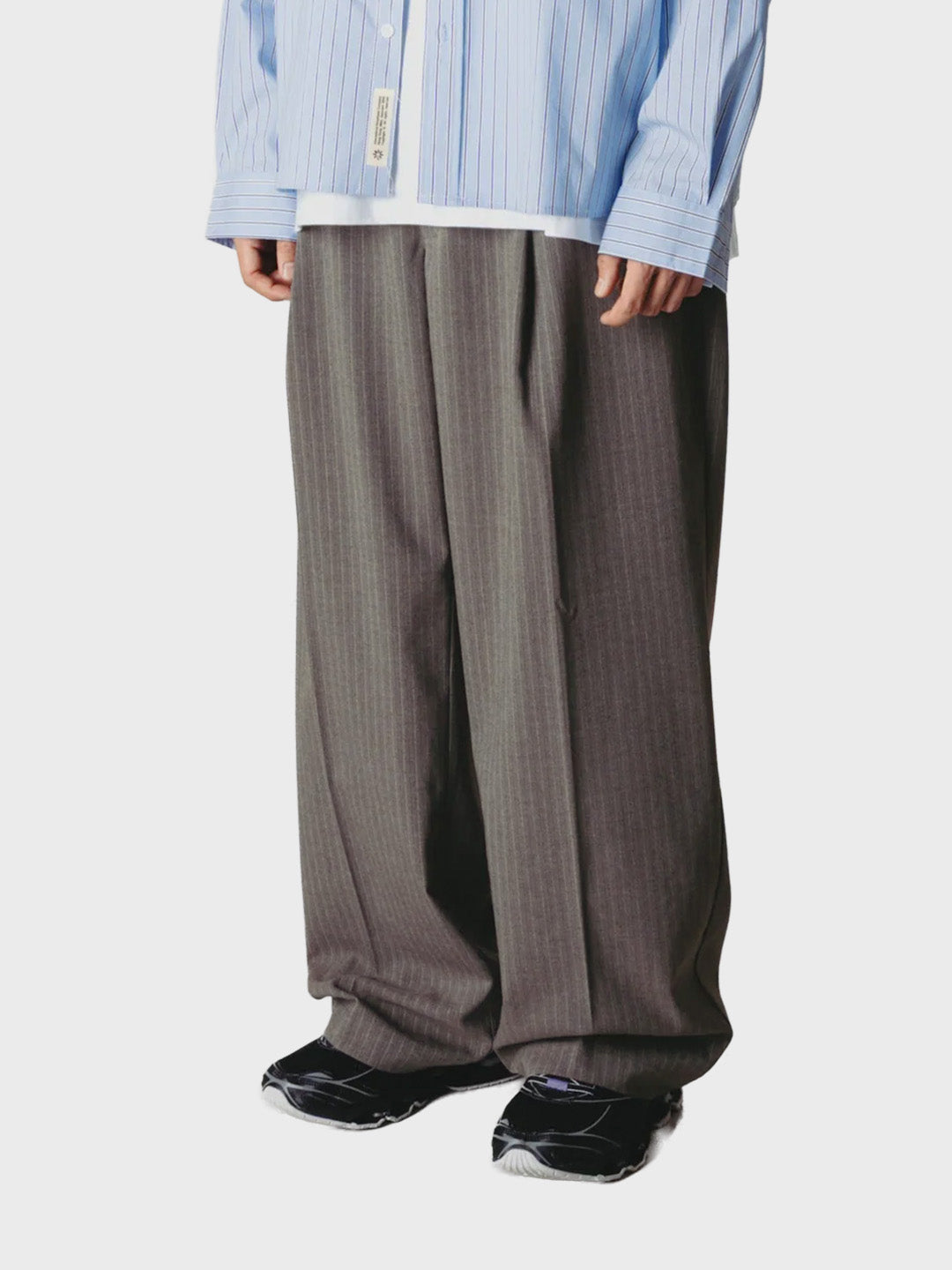 Woodbird WBBin HB Stripe Pants Grey – zijkant