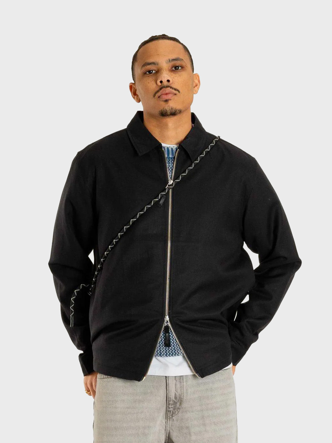 Woodbird WBBrove Nickel Overshirt Black – model vooraanzicht