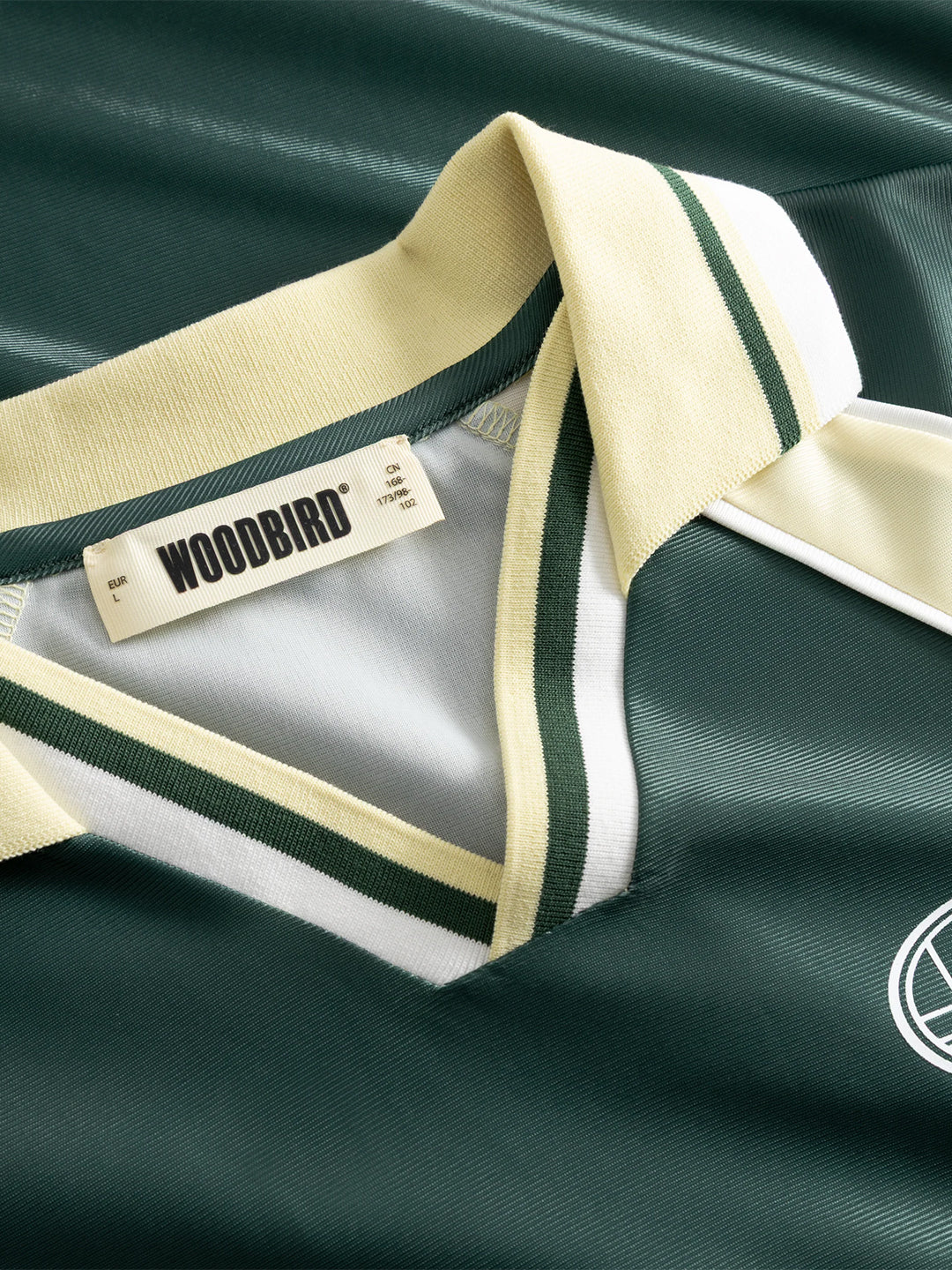 Woodbird WBTaka Sports Polo Pine Green - close-up kraag