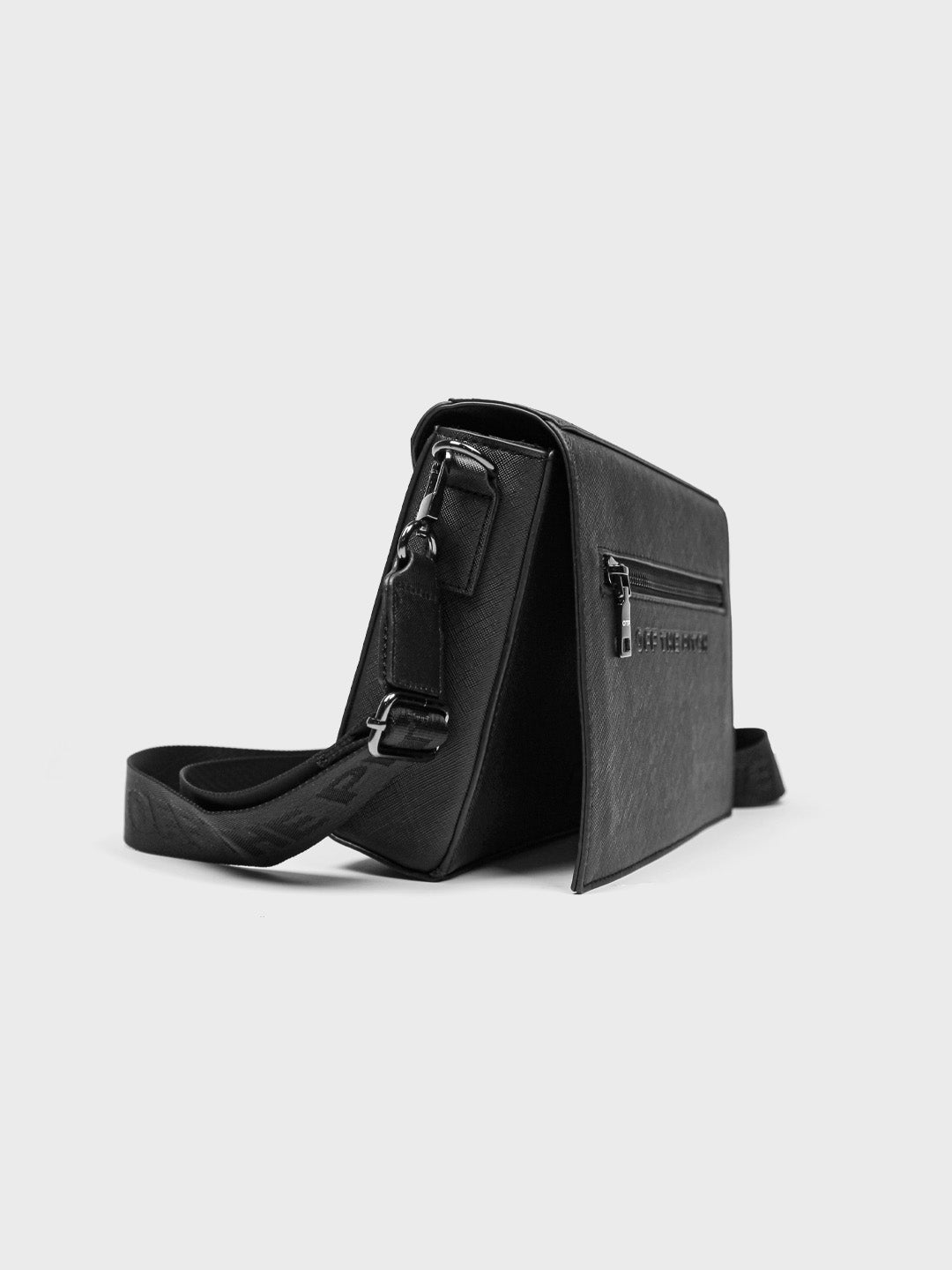 off the pitch messenger bag